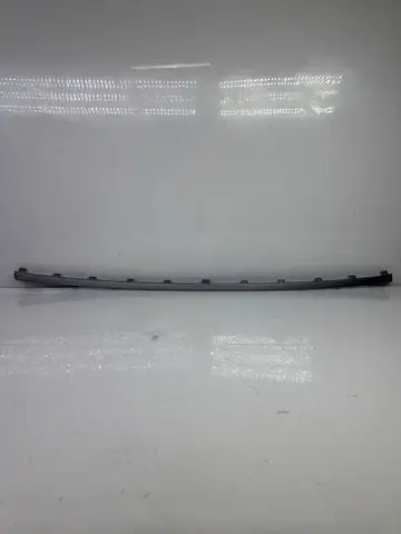 Передний бампер декоративная накладка (средний, silver grey) 6010220200S44 — Geely Starray L