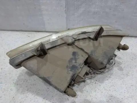 Передний противотуманная фара L:1067001220 R:1067001221 — Geely Emgrand EC-7 3-box