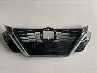 20 Sentra передний решётка радиатора 62310-6LB0A — Nissan Sentra 2020