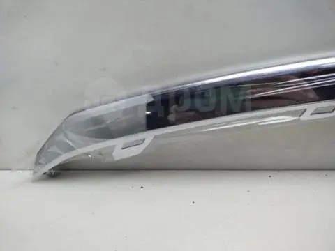 Передний бампер декоративная накладка (верхний, thin) L:6010179100 R:6010179400 — Geely Tugella L