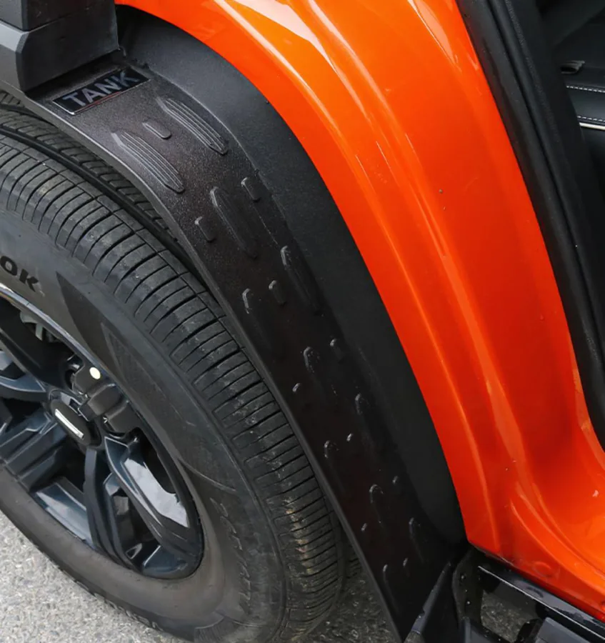 Бак 300 грязевой Flaps (отверстиями; Compatible с both city and off- road versions) — Tank (GWM)